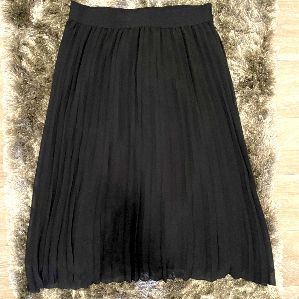 Tahari Black Midi A-Line Pleated Skirt